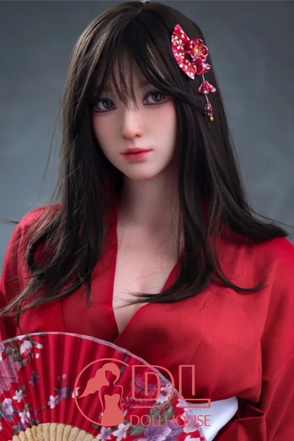 Miyuki Love Doll aus Silikon 164cm Irontech Dolls